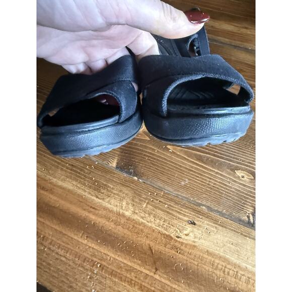 CROCS Wedge Sandal Ankle Strap Criss-Cross Woven Leigh II Black 8 womens - Picture 4 of 8